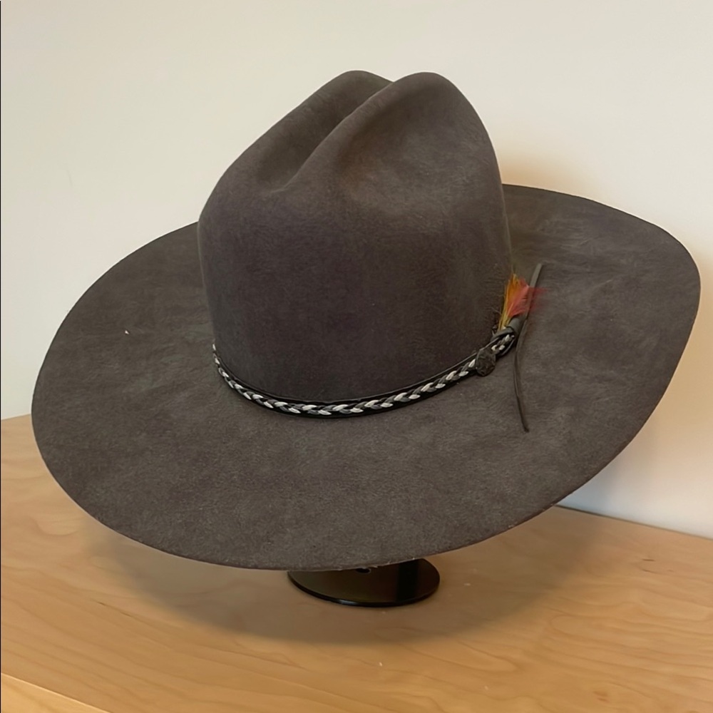 Men's Gray Suede Smithbuilt cowboy hat.